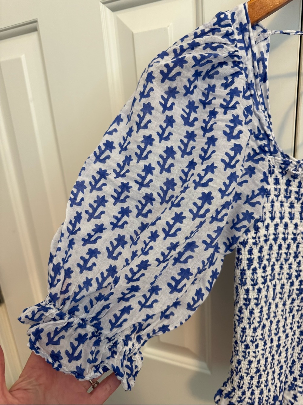 Oliphant Top Womens XS Smocked Top Floral Blue White - Picture 5 of 10